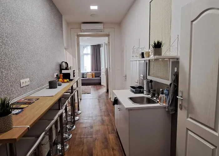 Pina Colada Apartment In The Party District